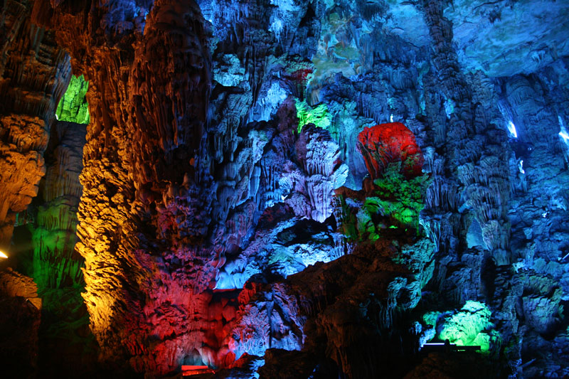4. Печера тросникової флейти, Китай